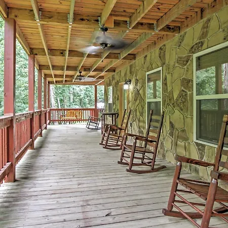 Smoky Mountain Cabin With Hot Tub And Outdoor Kitchen